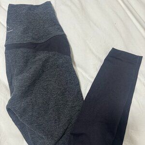 Beyond Yoga Size Medium Gray Black Color Block High Rise Leggings